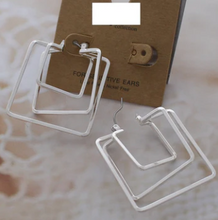 Load image into Gallery viewer, Square off earring 371