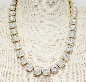 Flawless Stone necklace 373